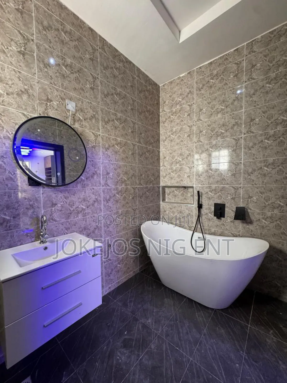 5bdrm Duplex in Osapa London Lekki for sale