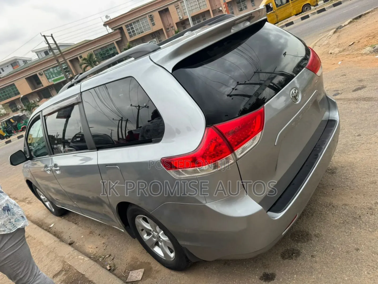 Toyota Sienna 2013 Silver