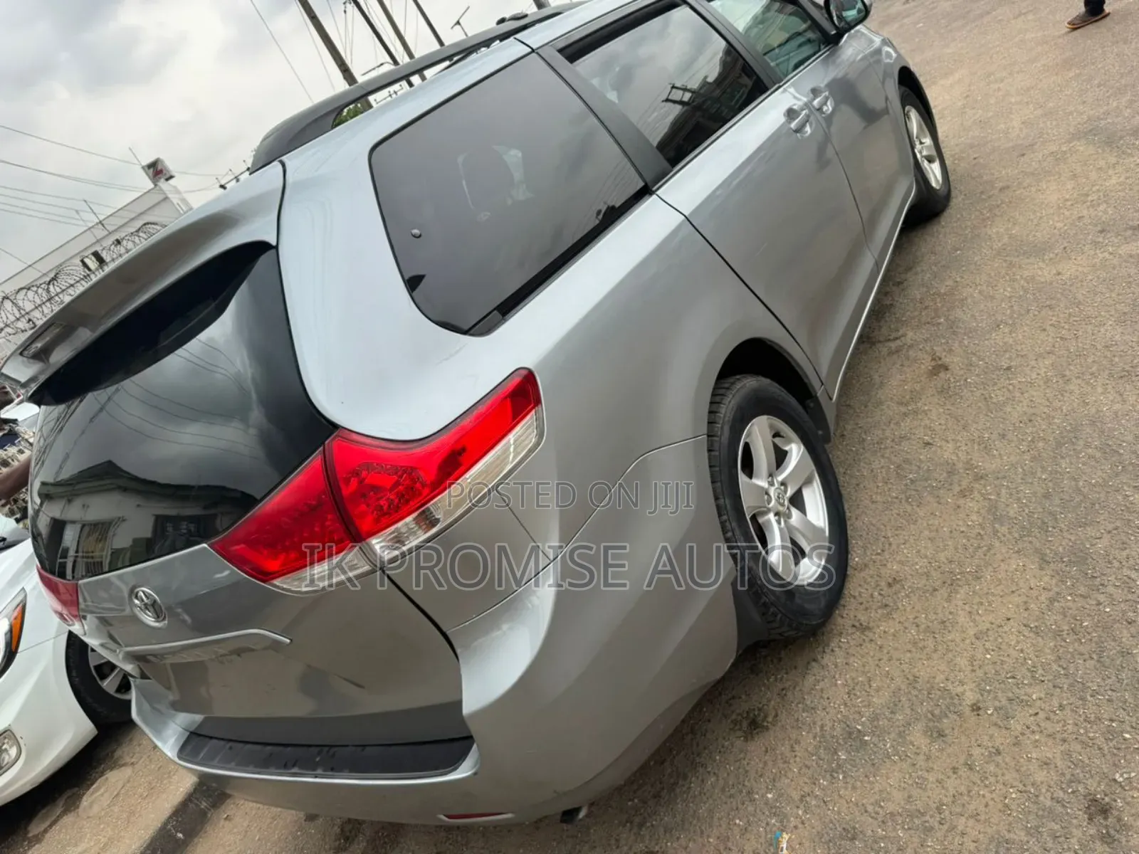 Toyota Sienna 2013 Silver