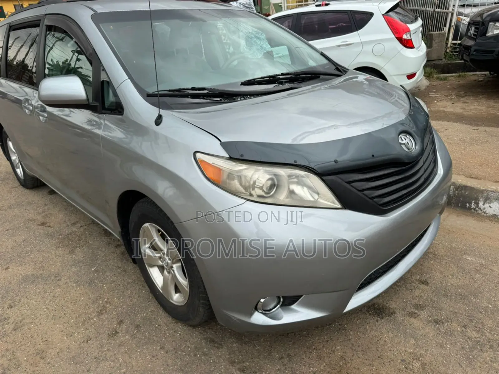 Toyota Sienna 2013 Silver