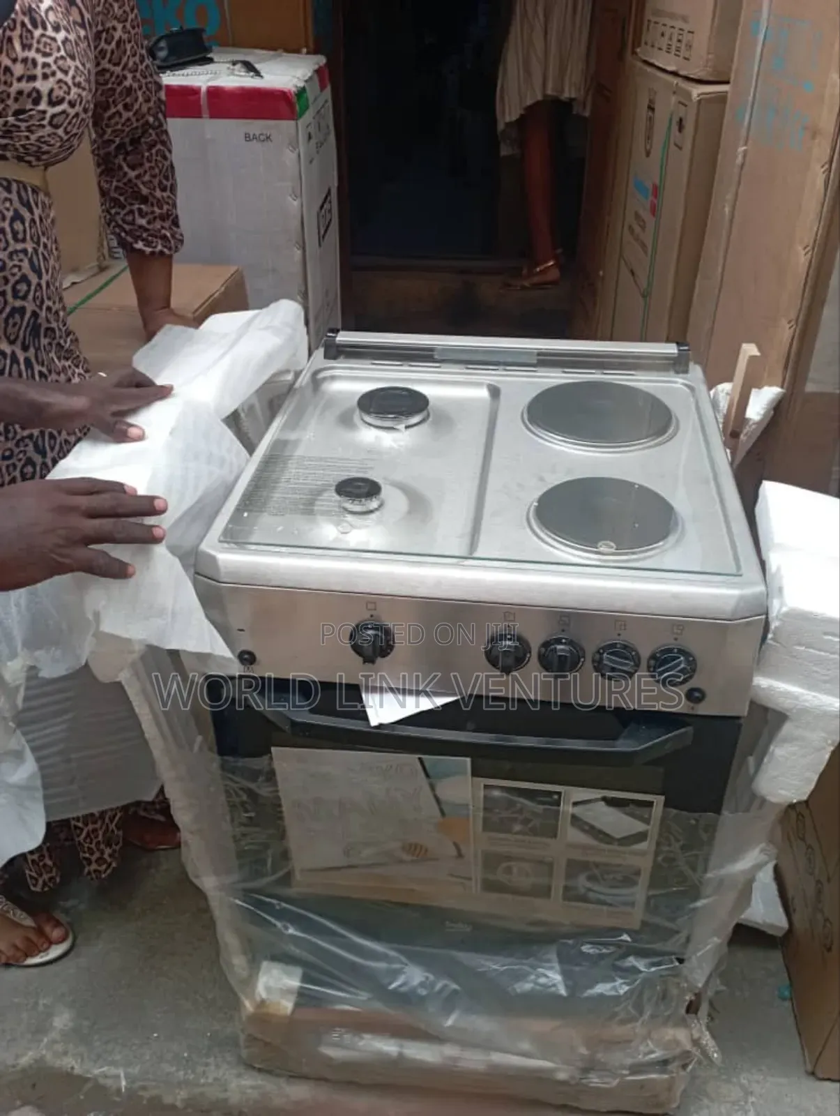 Beco Automatic Stainless Body 4 Burner Gas Cooker.