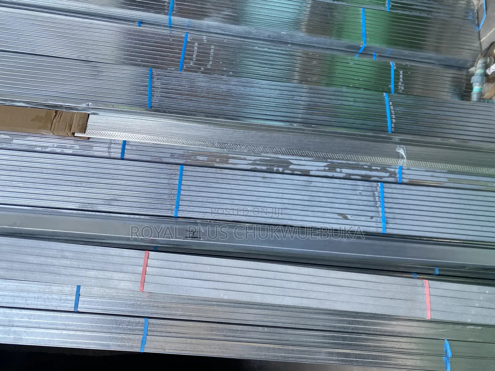 Profile Stud Track