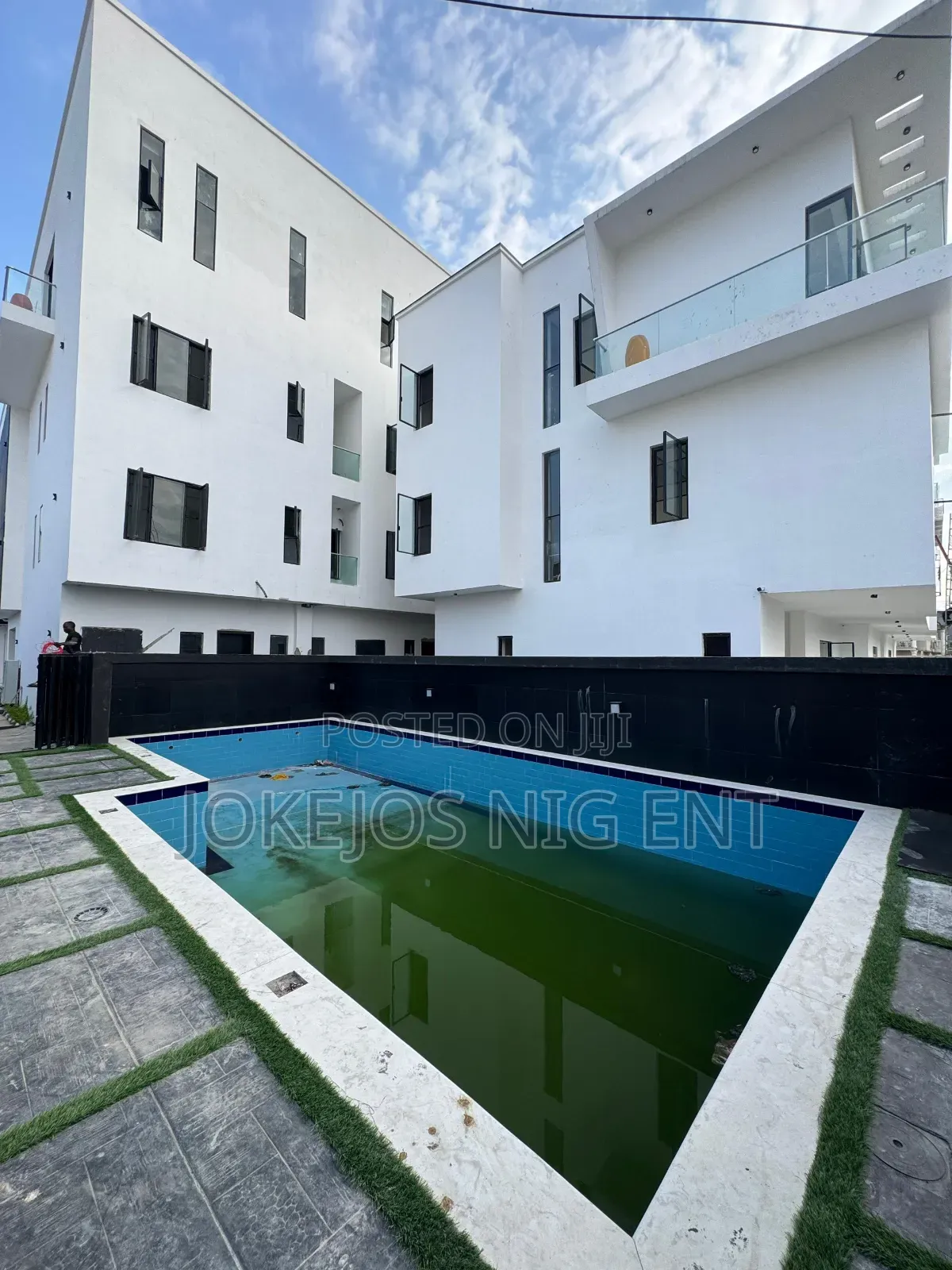4bdrm Townhouse/Terrace in Ikate for sale
