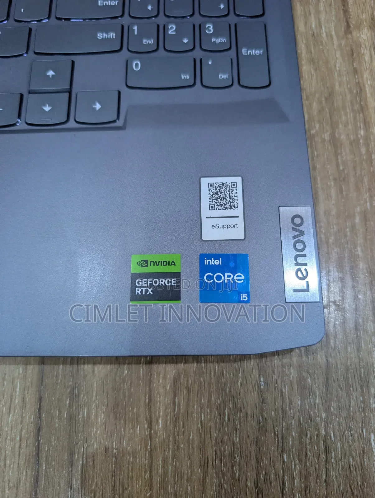 Laptop Lenovo LOQ 15IRH8 8GB Intel Core i5 SSD 1T