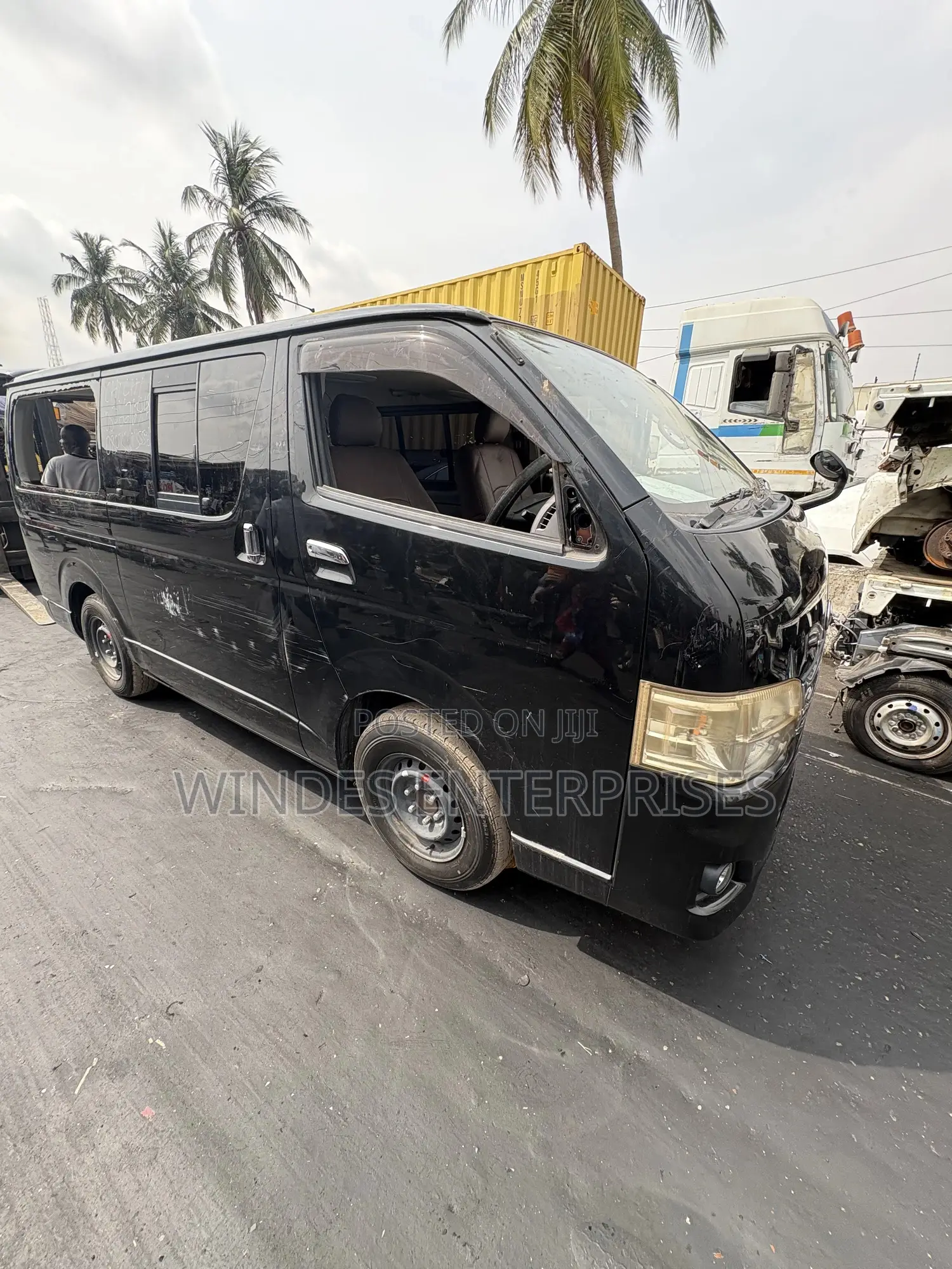 Toyota HiAce 2015 Black
