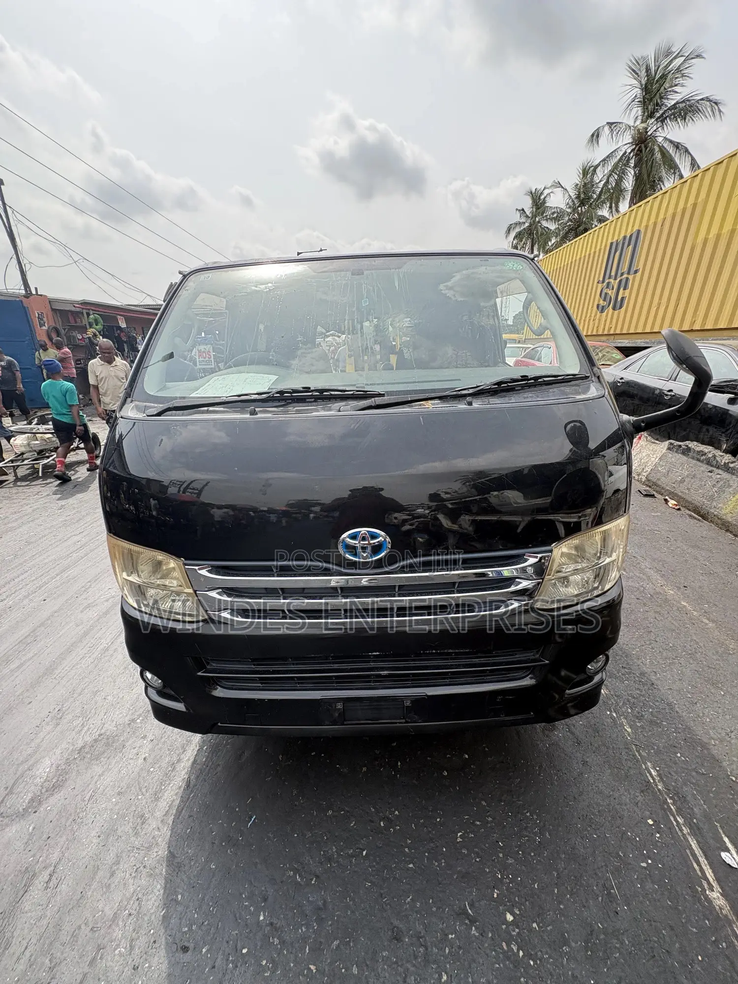 Toyota HiAce 2015 Black