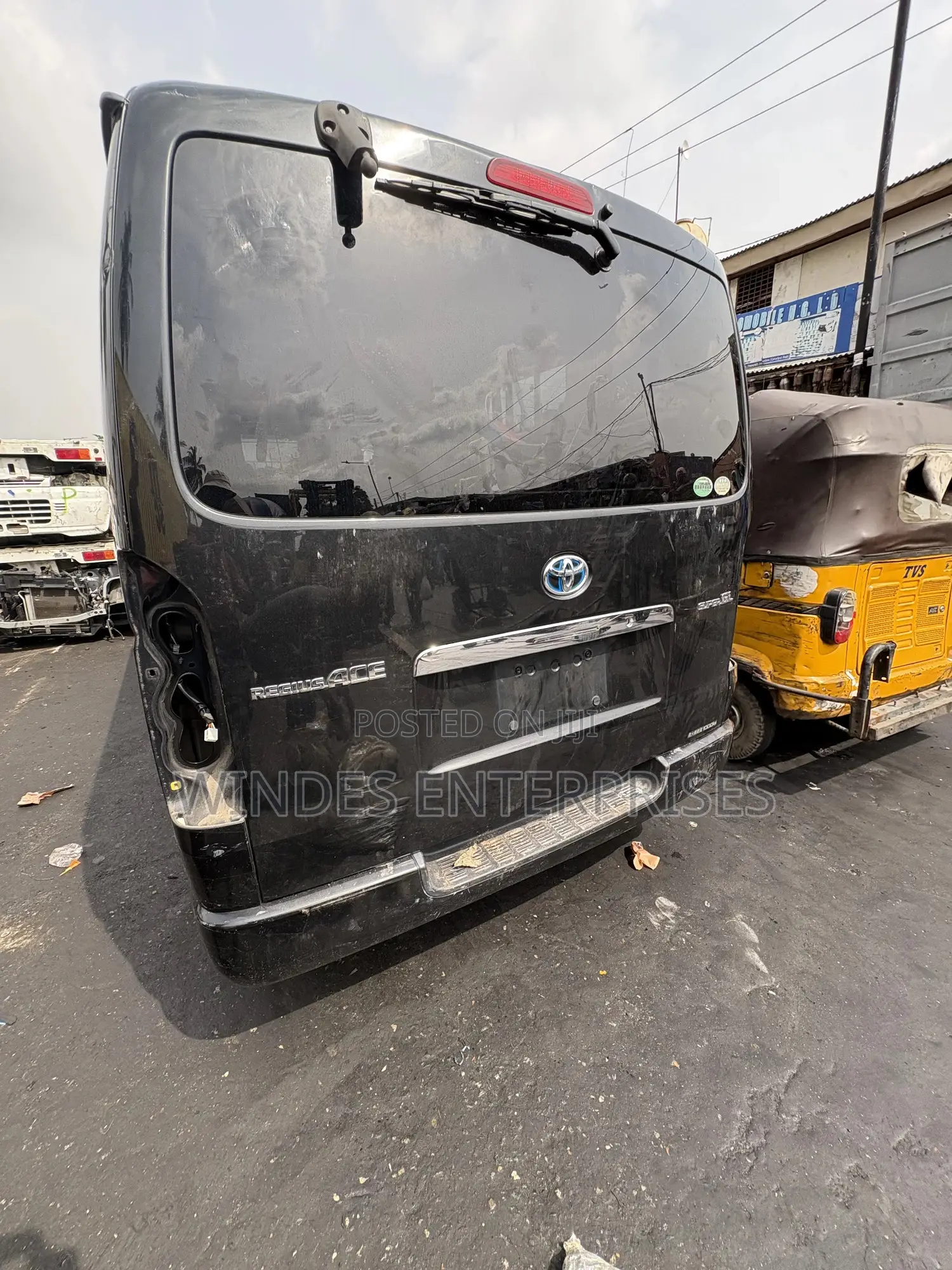 Toyota HiAce 2015 Black
