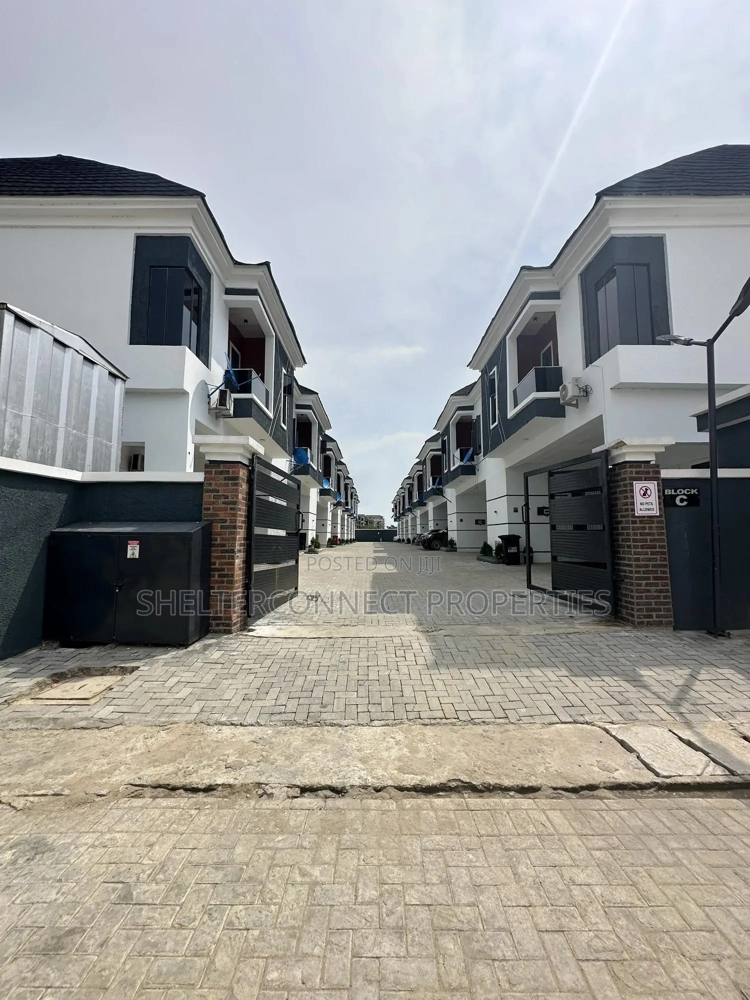 3bdrm Townhouse/Terrace in Ajah for sale
