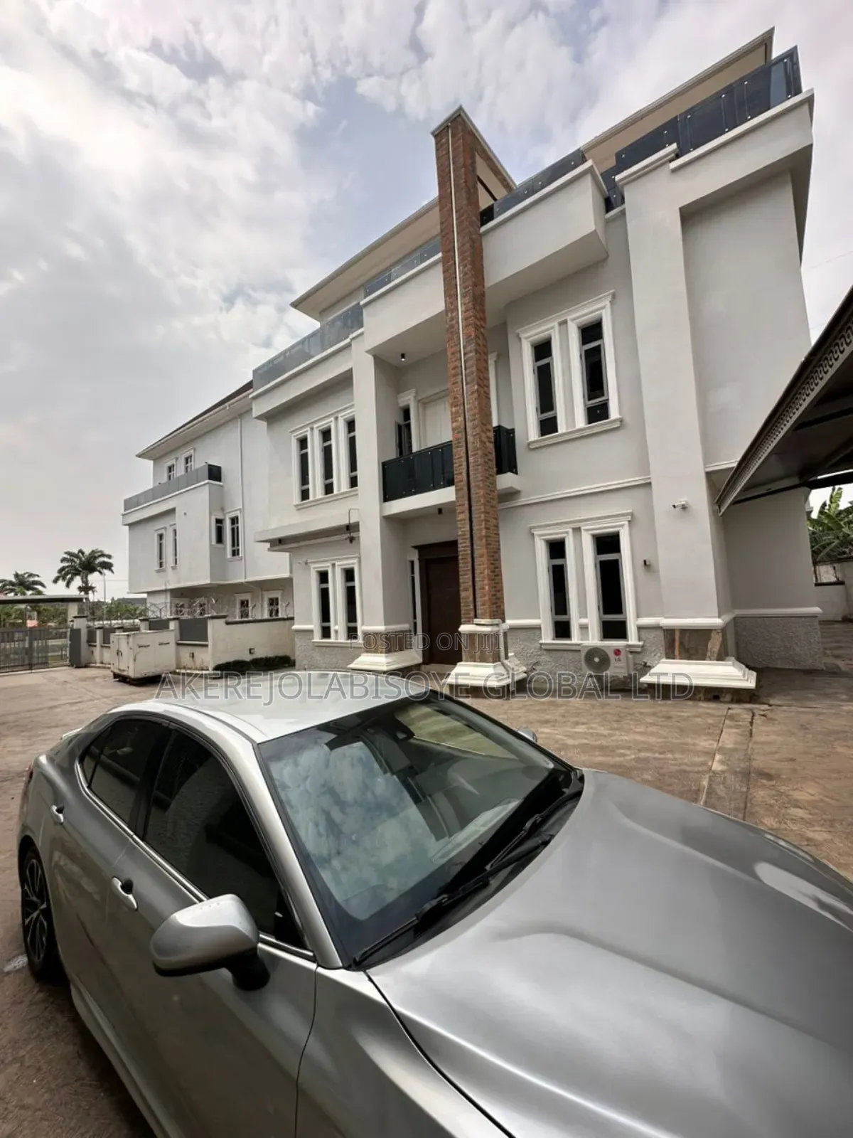 4bdrm Duplex in Asokoro, Abuja for sale