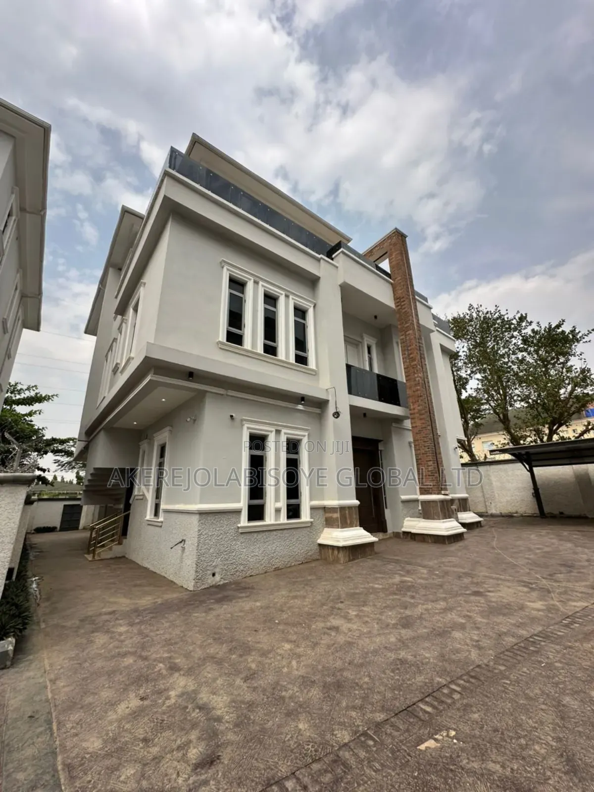 4bdrm Duplex in Asokoro, Abuja for sale