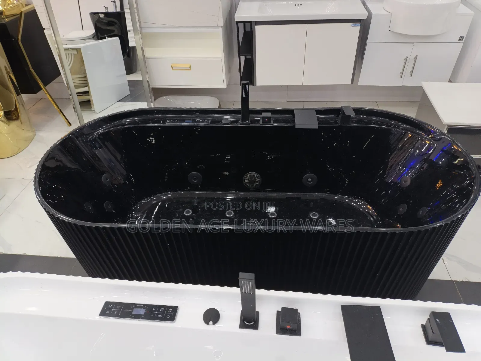 Plain Black Luxury Jacuzzi