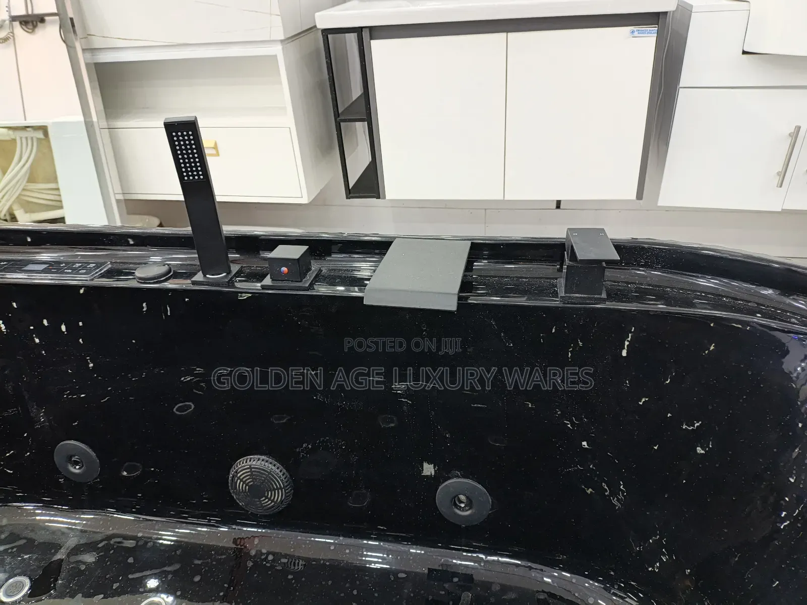 Plain Black Luxury Jacuzzi