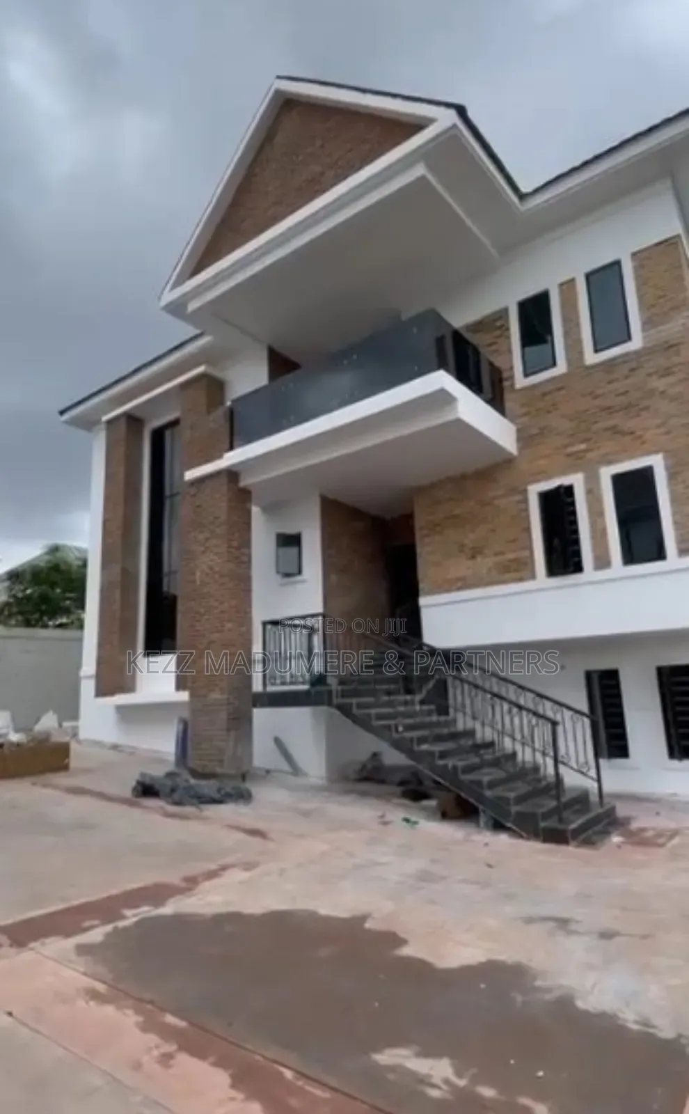 6bdrm Duplex in Independence Layout, for sale