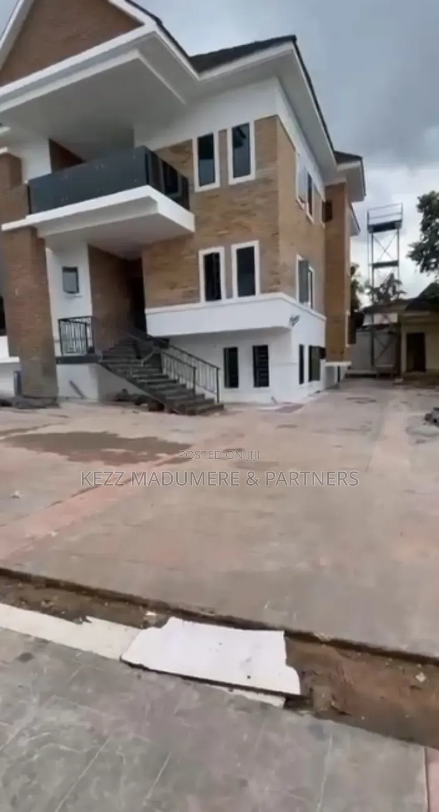6bdrm Duplex in Independence Layout, for sale