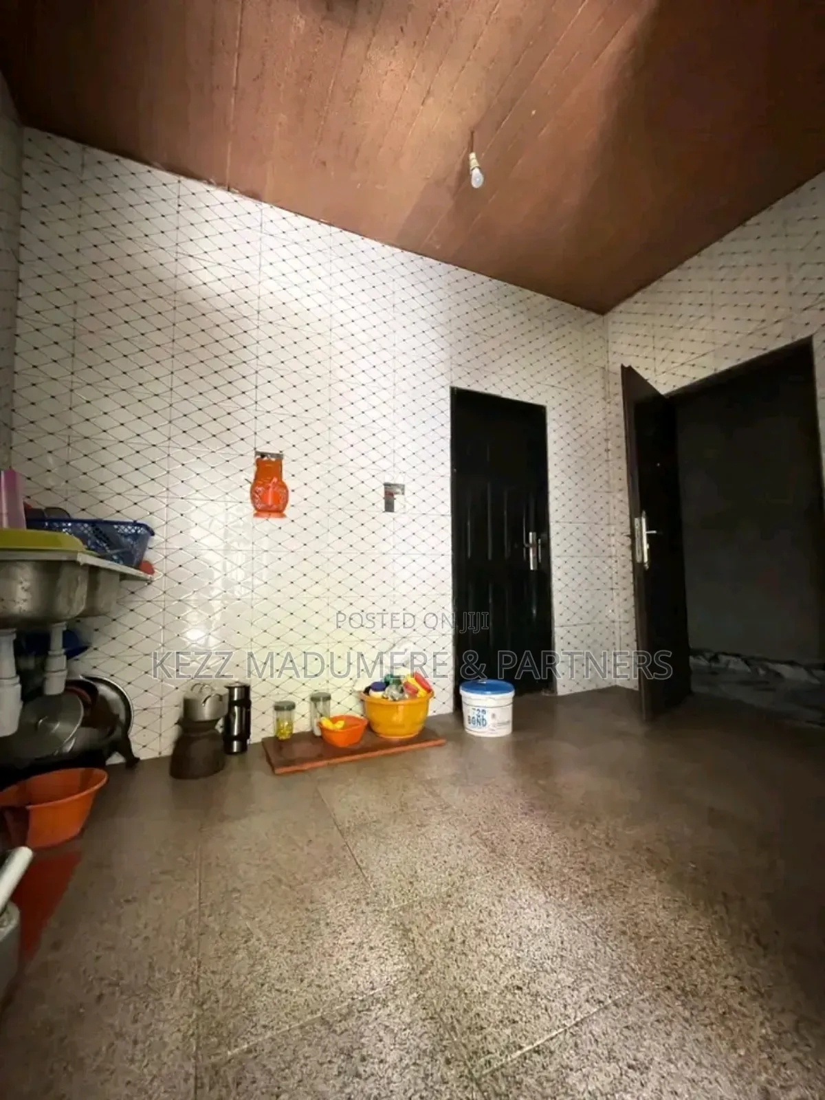 3bdrm Bungalow in Eneka, Port Harcourt for sale