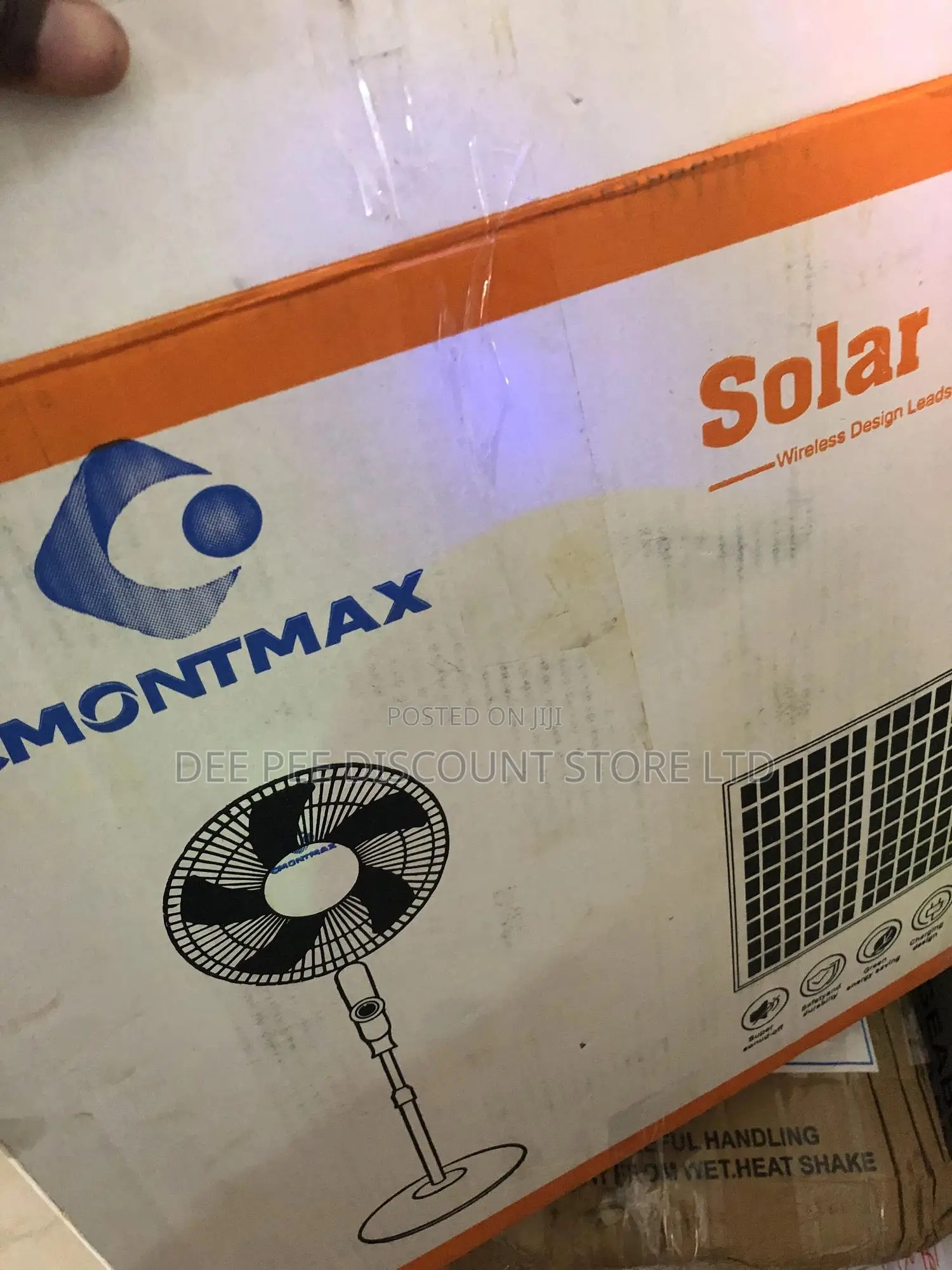 Cmontmax Fs-168 16-Inch Is a 5-in-1 Rechargeable Solar Standing Fan