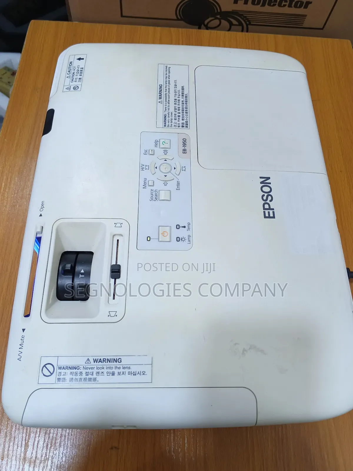 Epson Eb-1950 4500 Lumens 3lcd Professional Projector