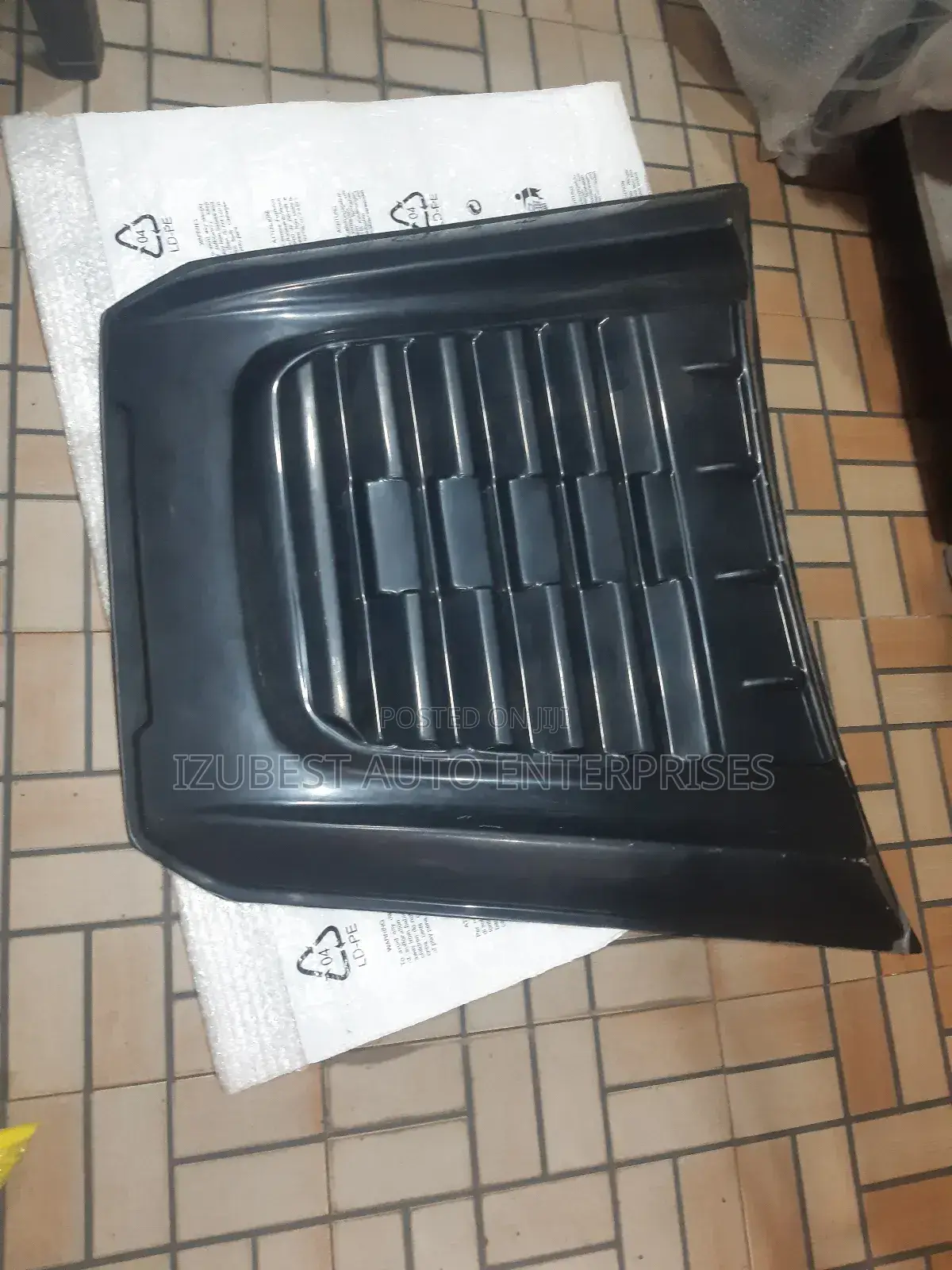 Bonnet Currant Hilux Revo 2024