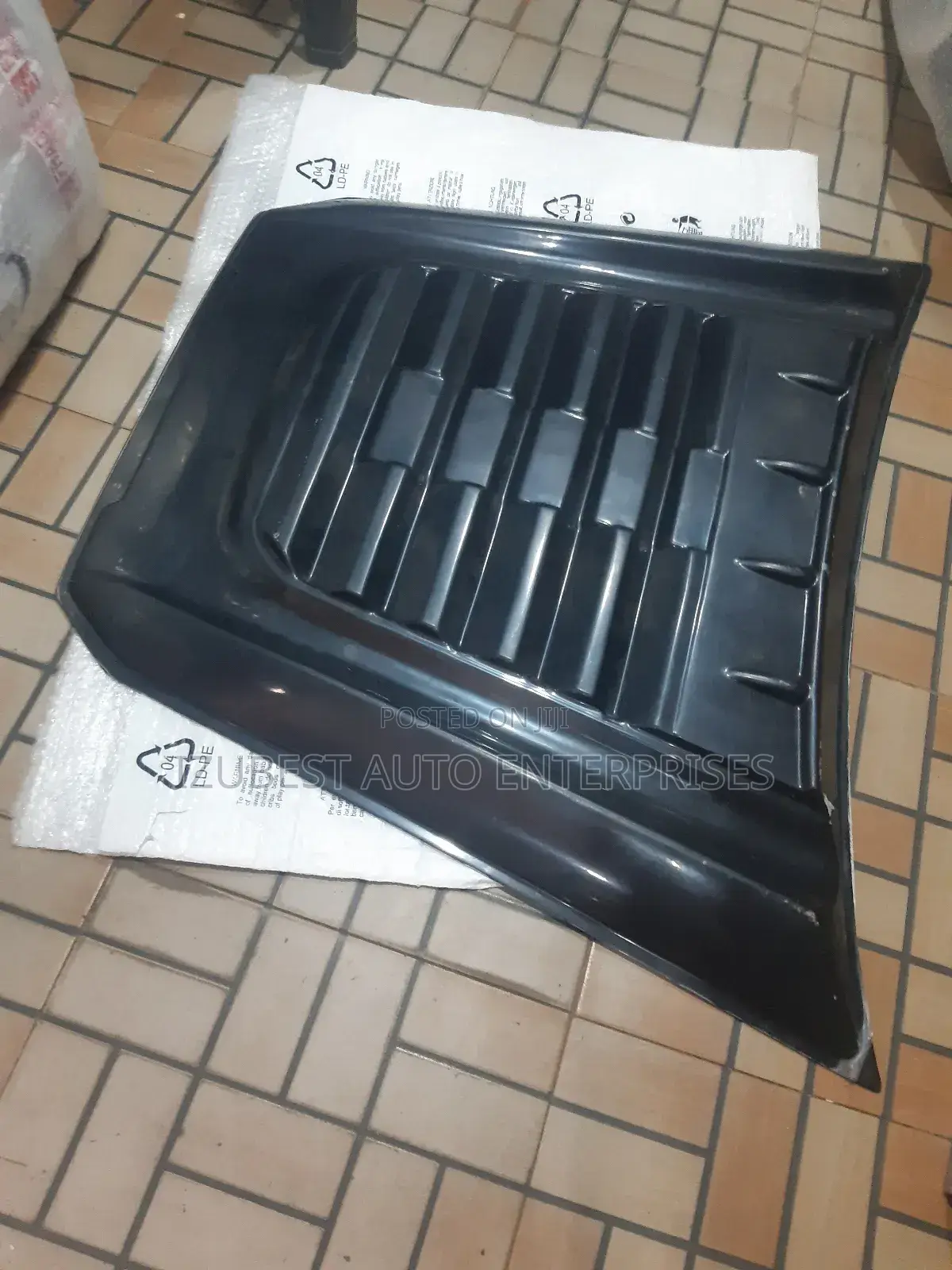 Bonnet Currant Hilux Revo 2024