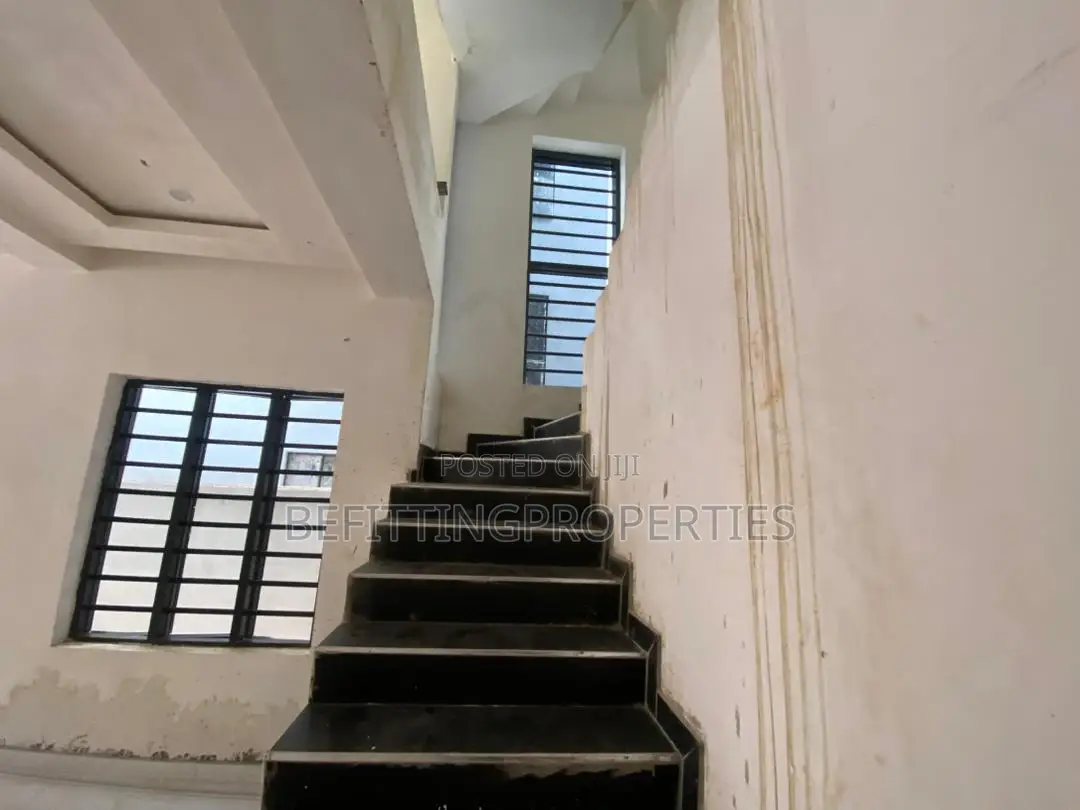 4bdrm Duplex in Ogudu GRA for sale
