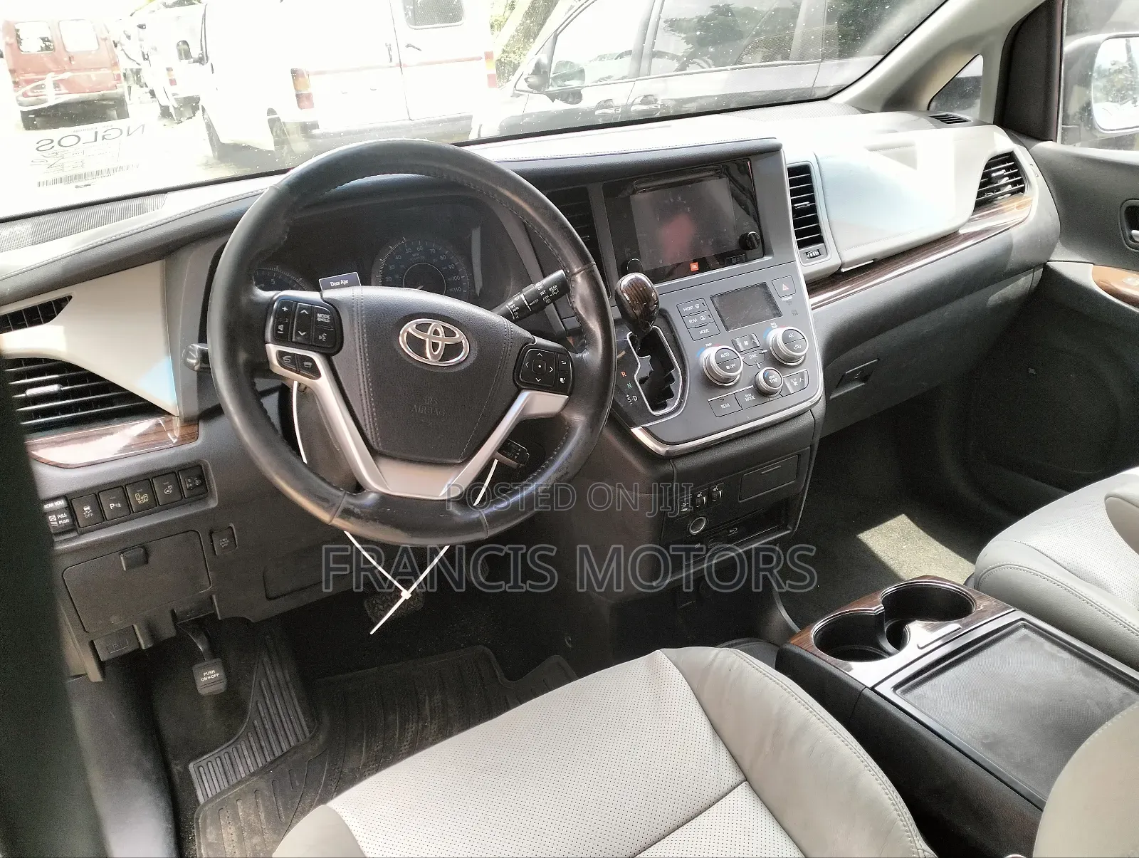 Toyota Sienna Limited Premium 7-Passenger 4dr Minivan (3.5L 6cyl 6A)