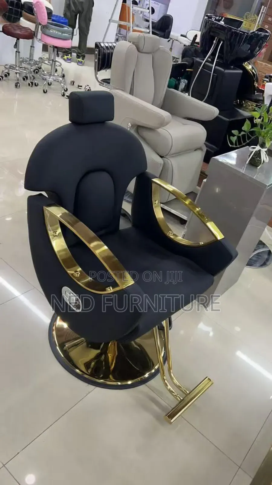 Quality Salon Chiar