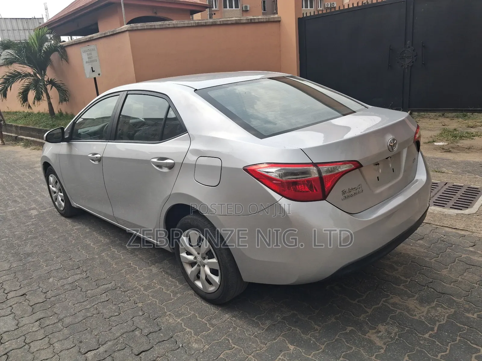 Toyota Corolla 2015 Silver