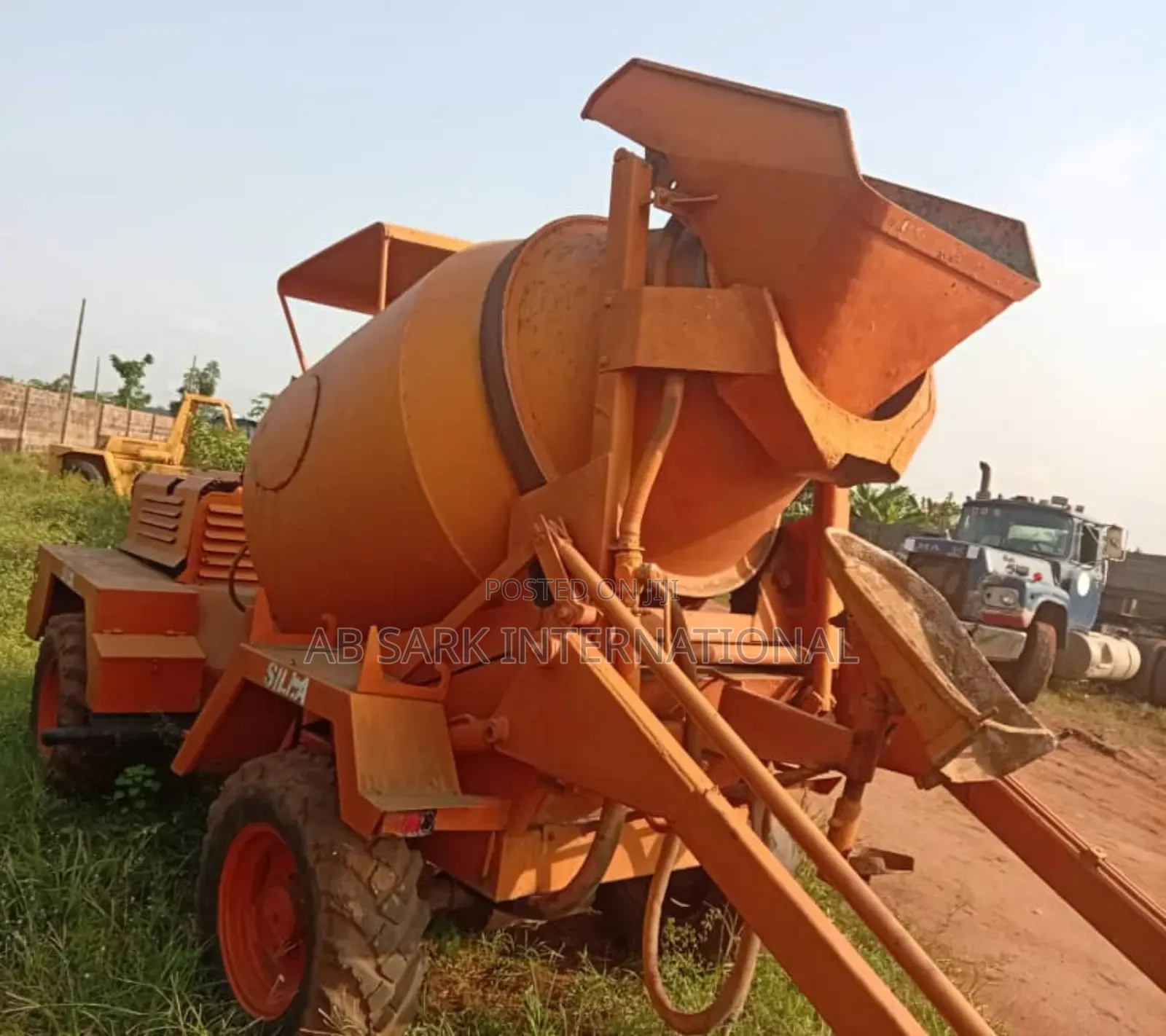 2.5 CBM Silla (Made in Italy) Self Loading Concrete Mixer