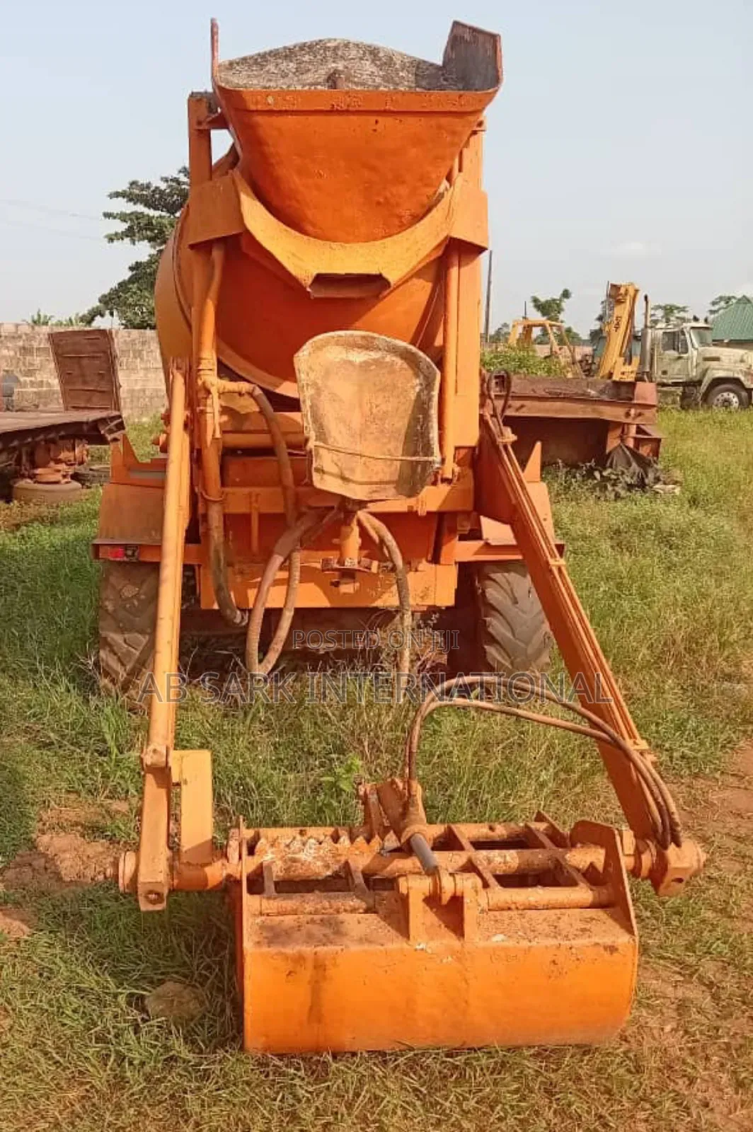 2.5 CBM Silla (Made in Italy) Self Loading Concrete Mixer