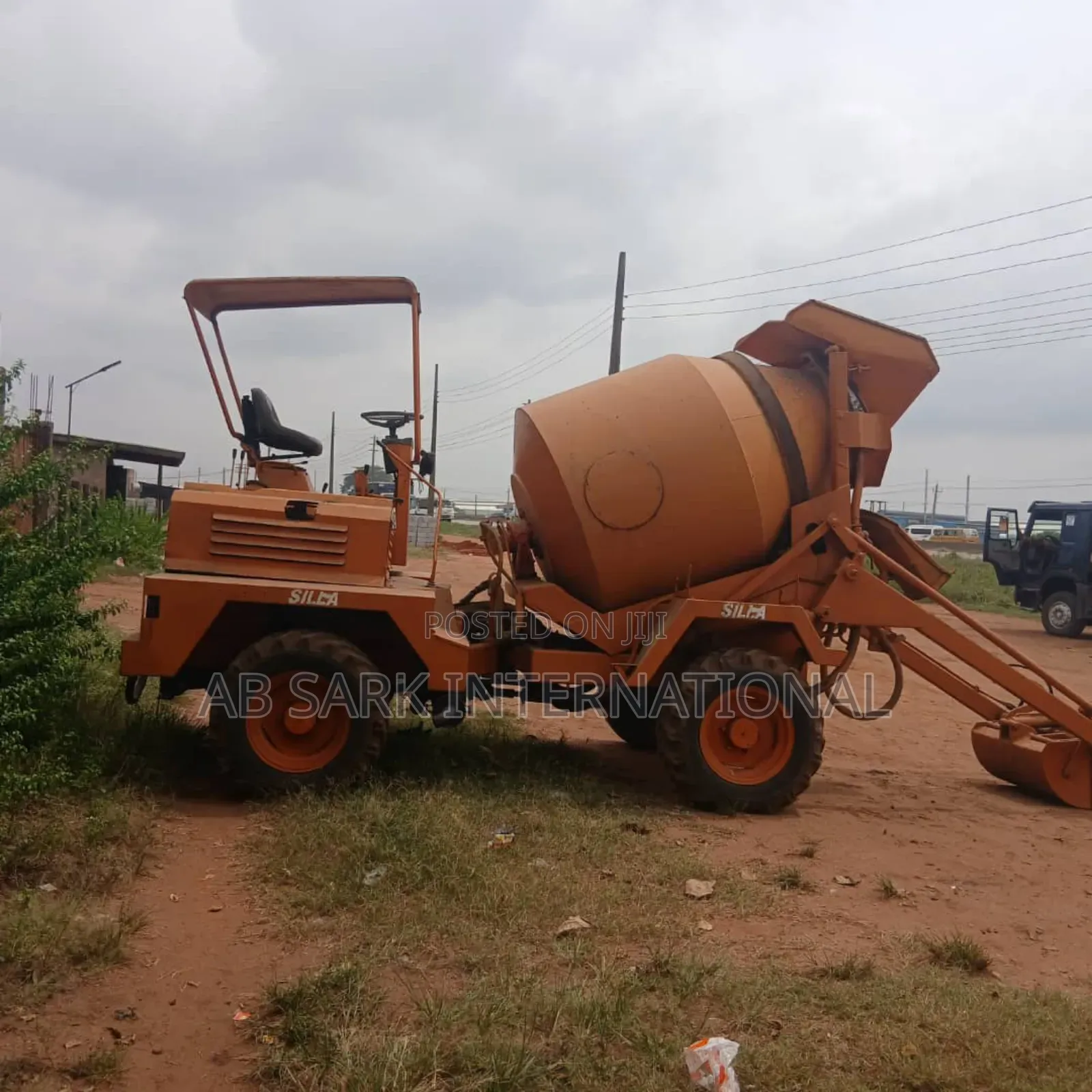 2.5 CBM Silla (Made in Italy) Self Loading Concrete Mixer