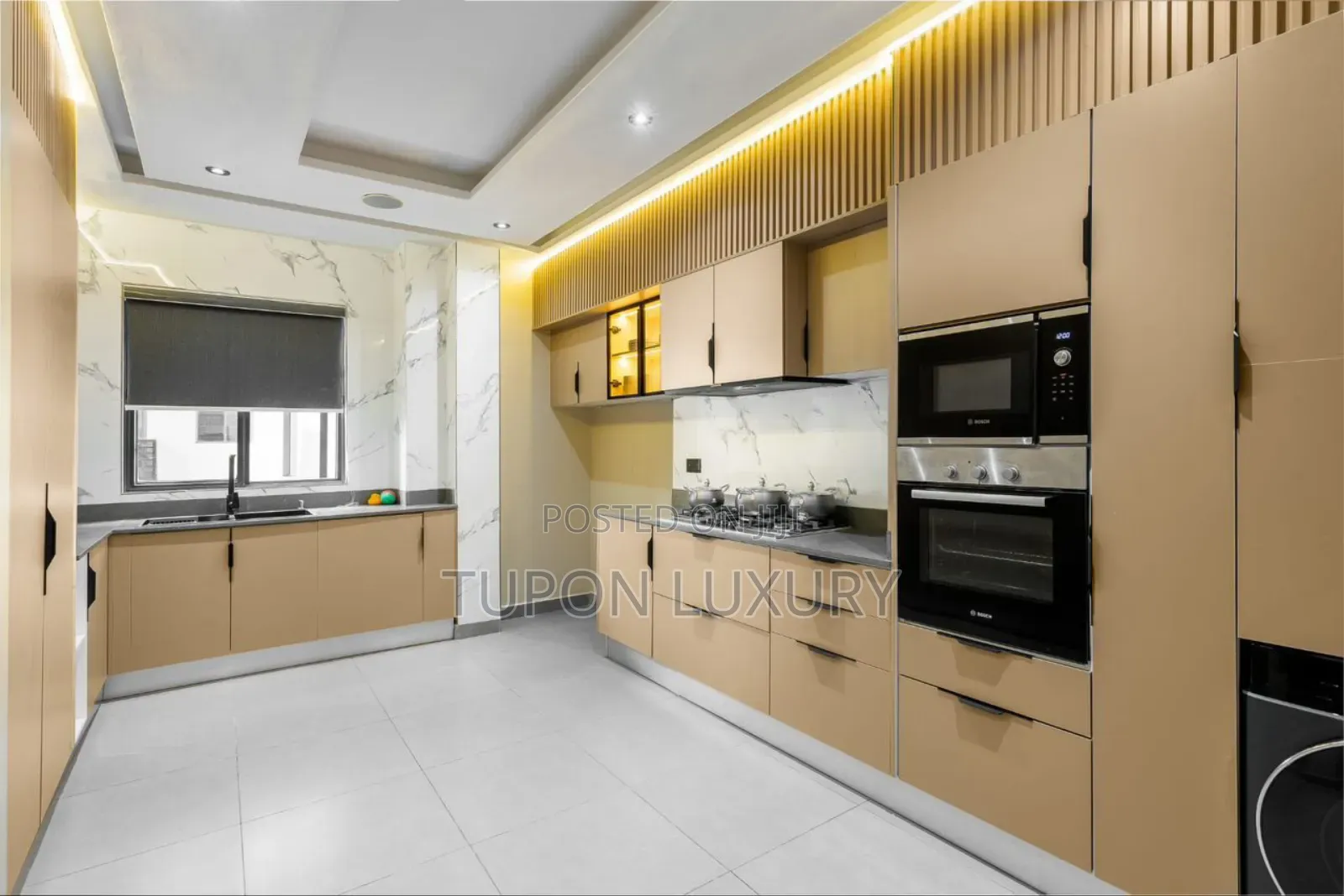 3 Bedroom With Private Cinema, Pool, Gym, Karaoke Etc