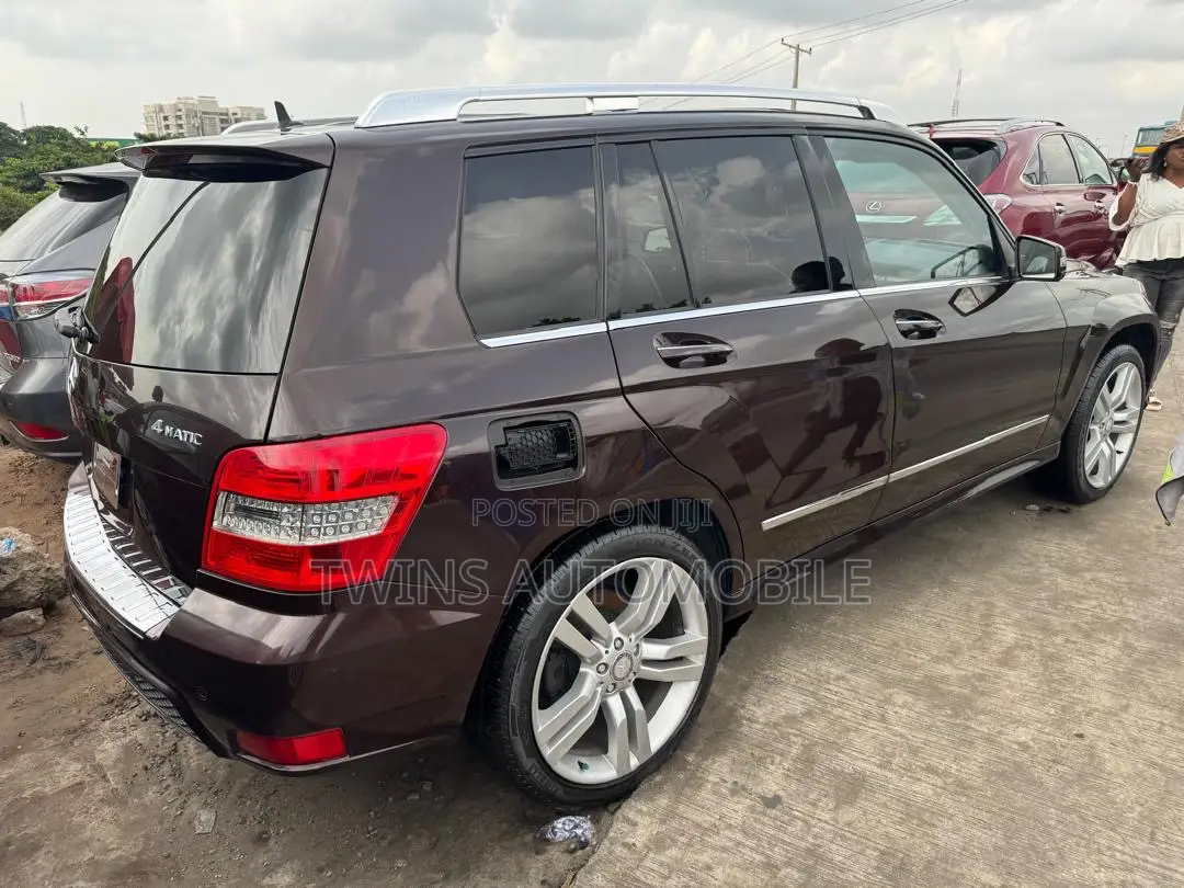 Mercedes-Benz GLK-Class 350 4MATIC 2012 Brown