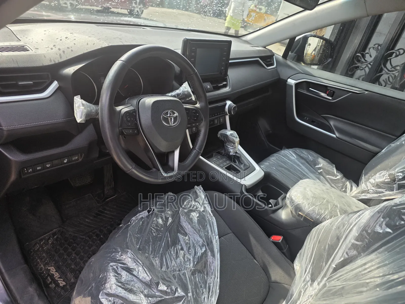 Toyota RAV4 XLE AWD 2020 Gray