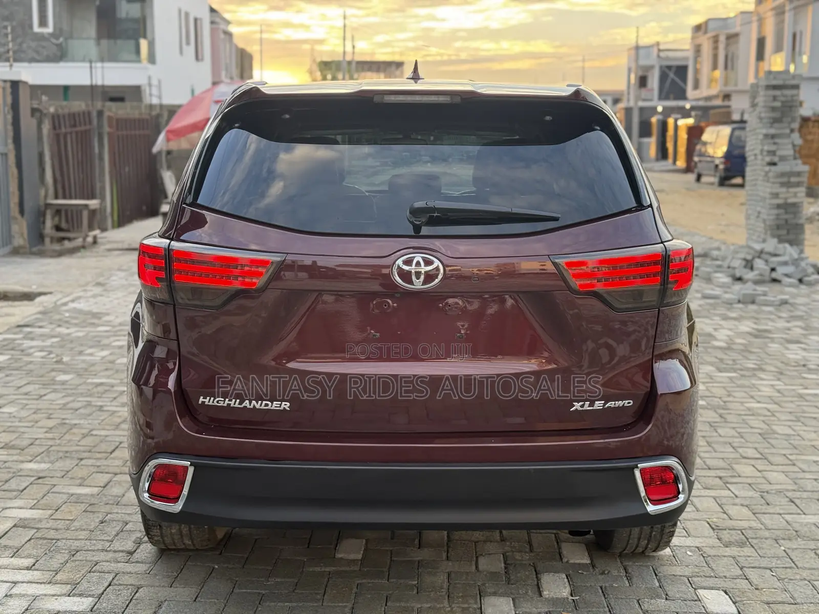 Toyota Highlander XLE 4x4 V6 (3.5L 6cyl 8A) 2017 Burgundy