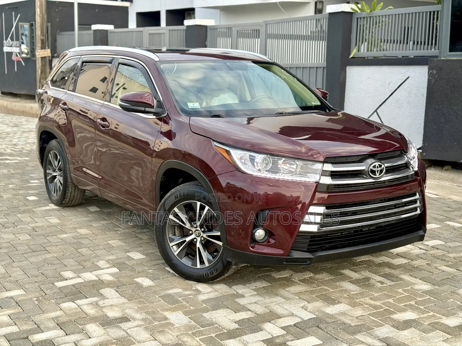 Toyota Highlander XLE 4x4 V6 (3.5L 6cyl 8A) 2017 Burgundy
