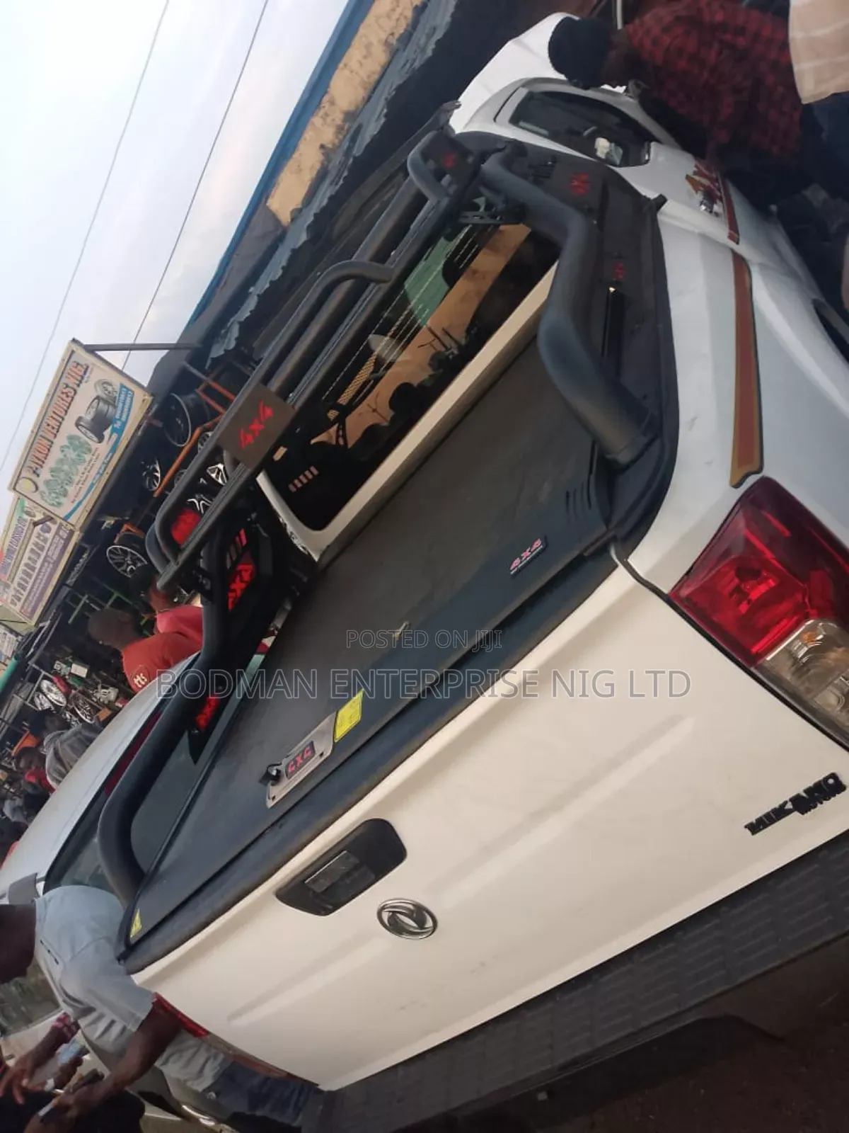 Retractable Booth Cover With Off Road Spoiler _-£#08