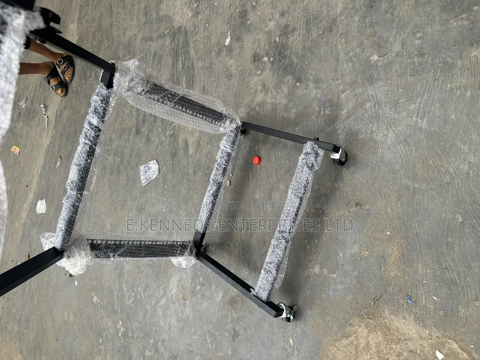 Professional Adjustable Black Iron Mixer/Amplifier Rack