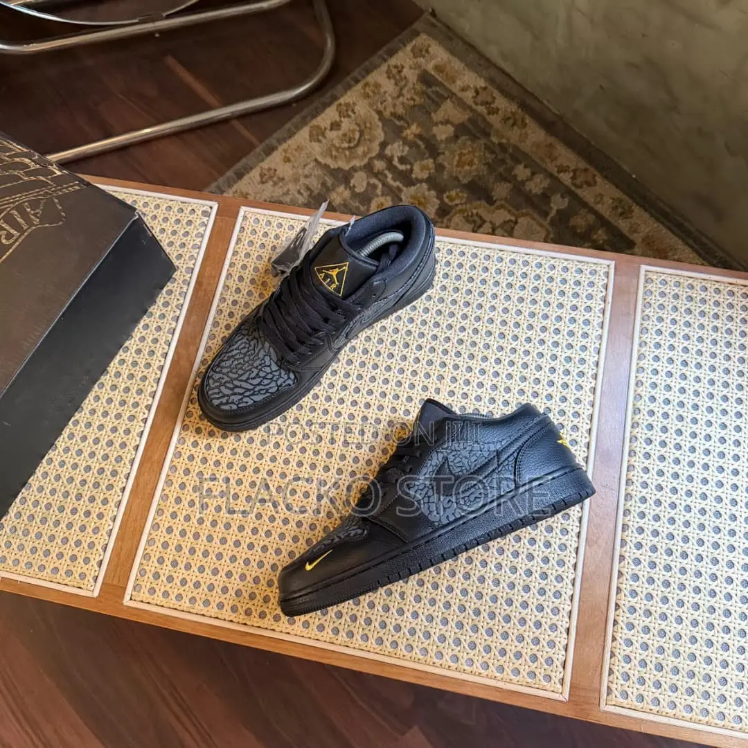 Original Air Jordan 1 Low Se Black Noir Elephant Sneakers
