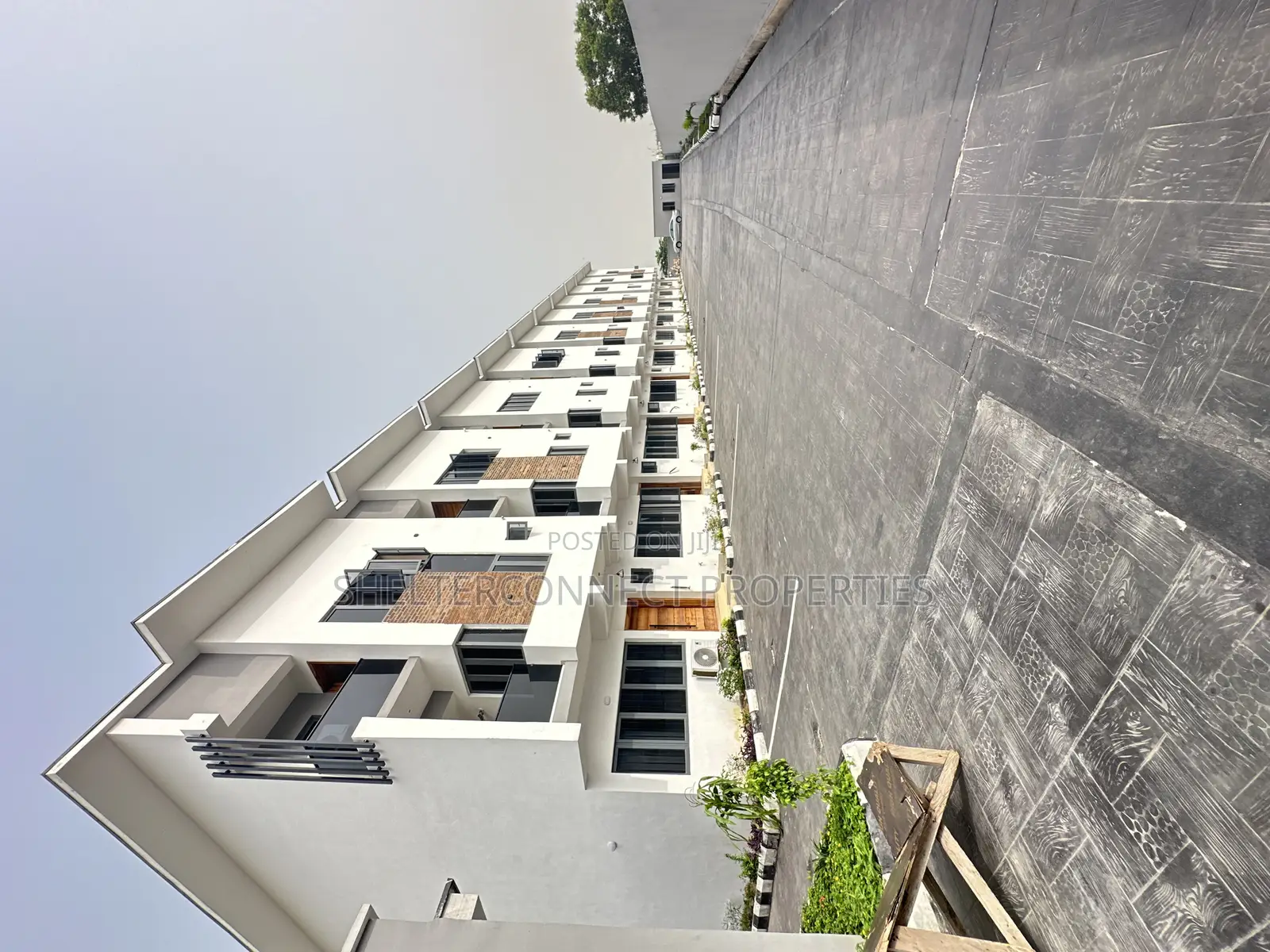 4bdrm Townhouse / Terrace in Lekki Phase 1 for rent