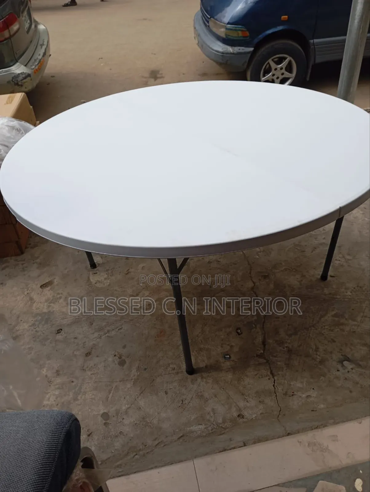 Foldable Round Table