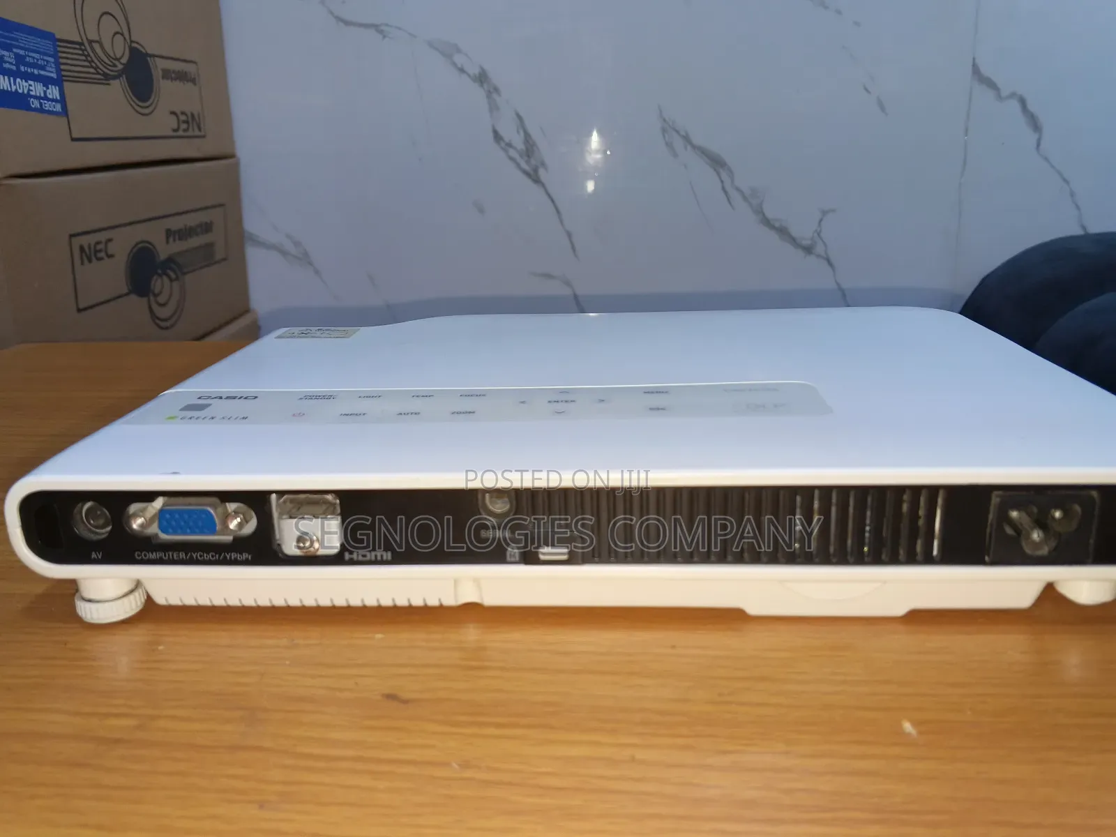 Casio Xj-a141 2500 Lumens Laser/Led Green Slim Projector