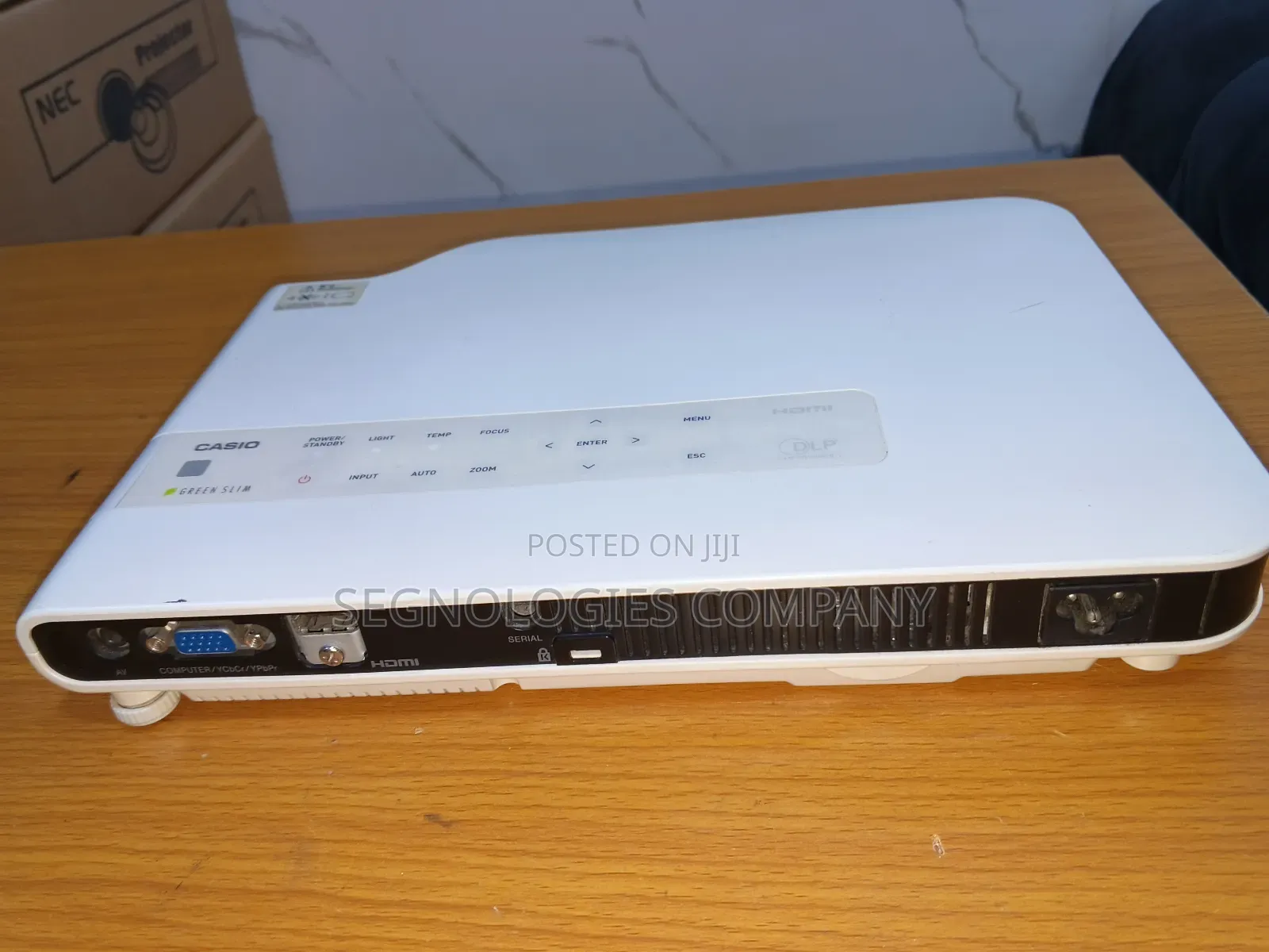 Casio Xj-a141 2500 Lumens Laser/Led Green Slim Projector