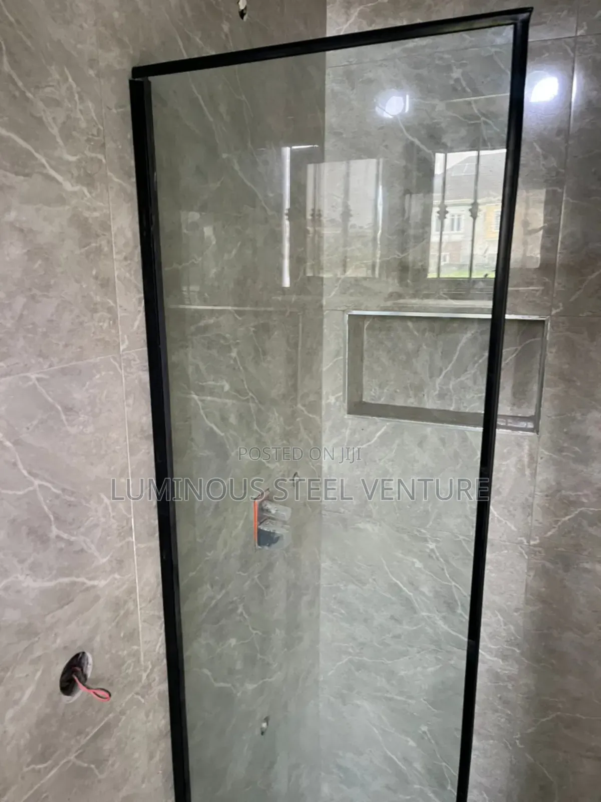 Shower Cubicle Fix With 10mm Thickness CNG Product