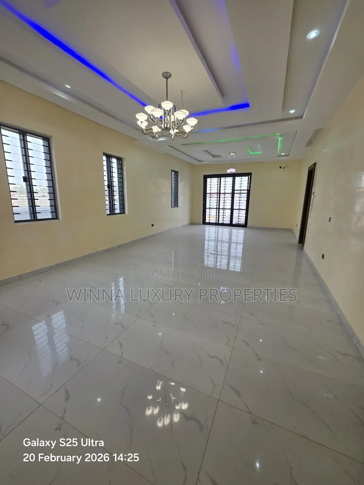 6bdrm Duplex in Faplins, Dakwo District for sale