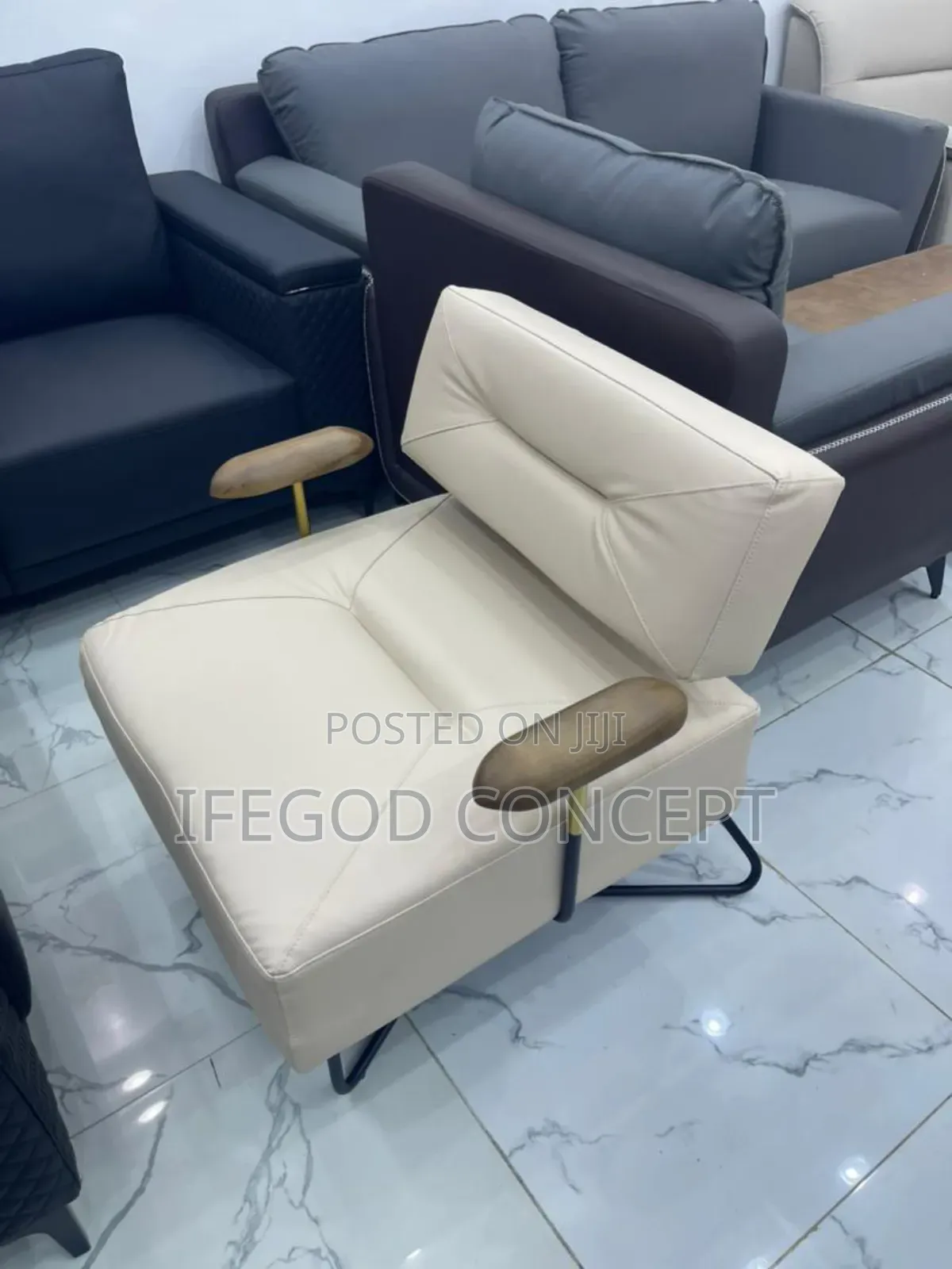 Modern Lounge Chair
