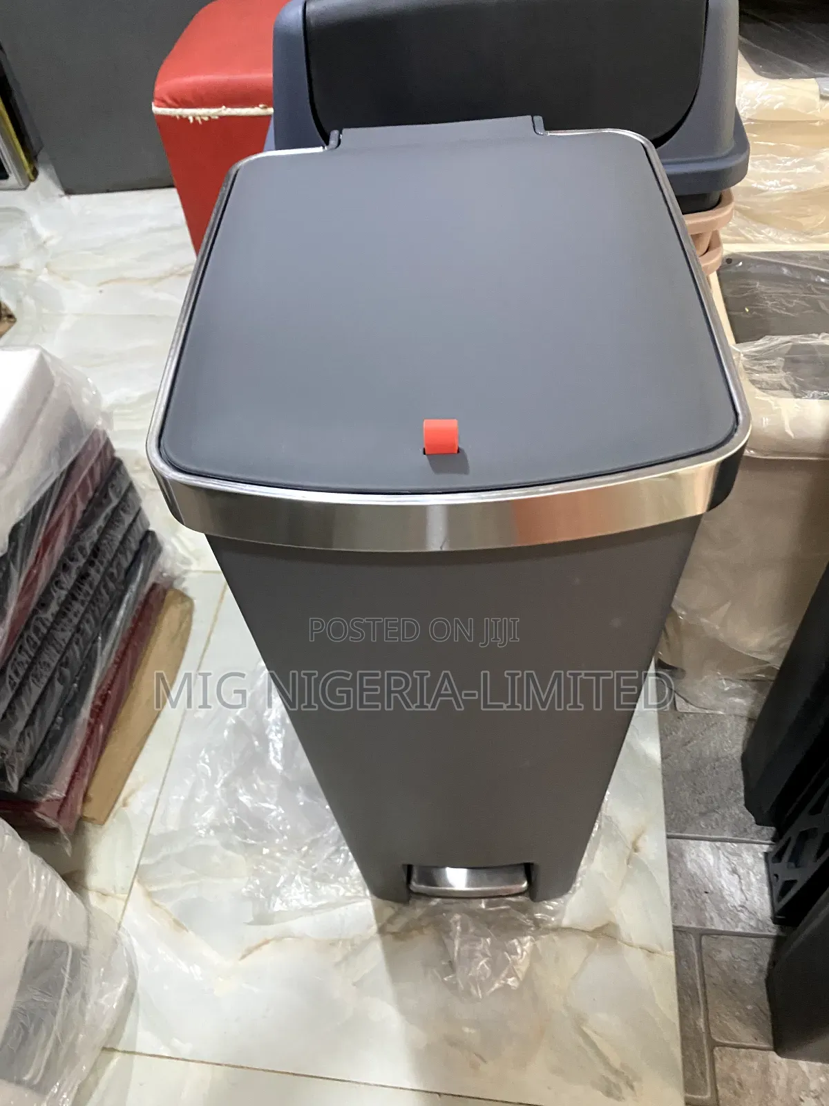 High Quality Pedal Plastic Dustbin Soft Close 36l