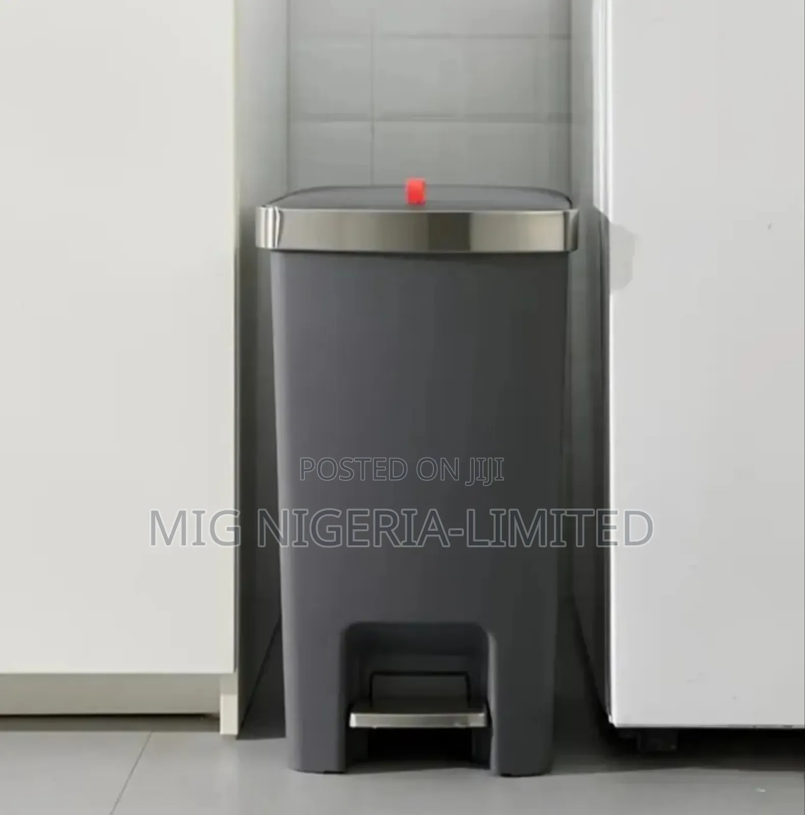 High Quality Pedal Plastic Dustbin Soft Close 36l