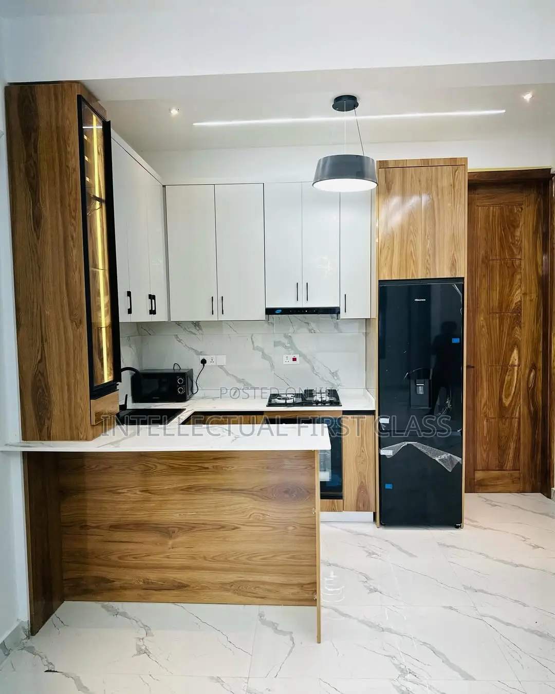 Mini Luxury Kitchen Cabinets and Island