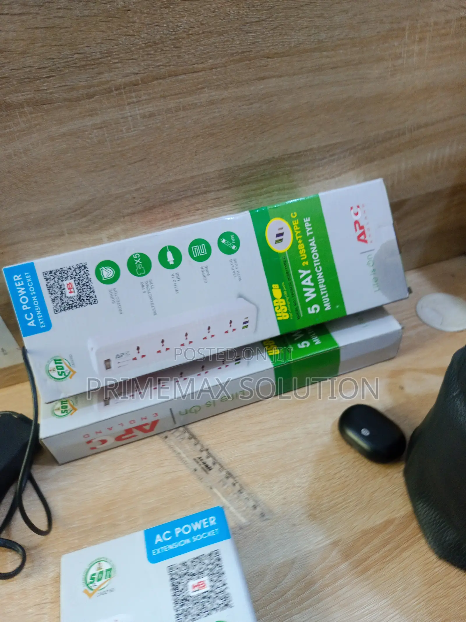 Multi-Task Like a Pro With This 5-Way Box