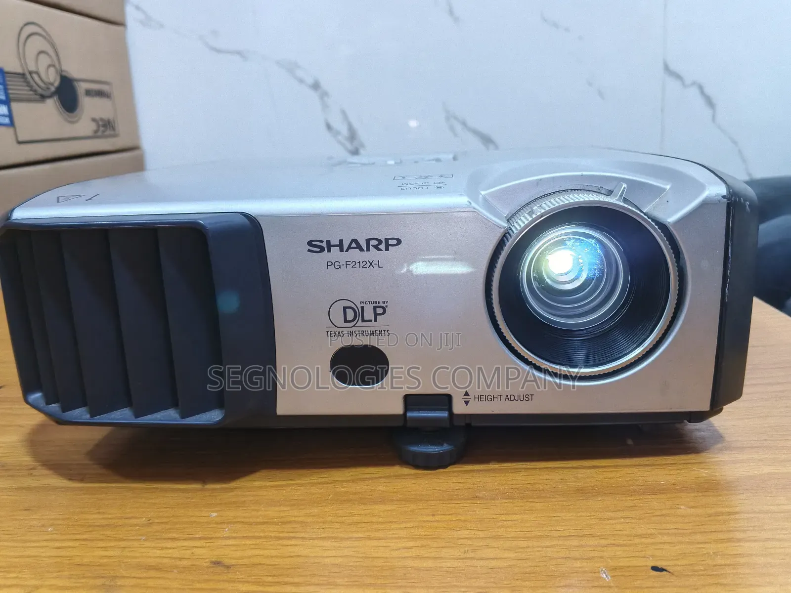 Sharp Pg-f212x-l Conference/Classroom Dlp Multimedia Projector